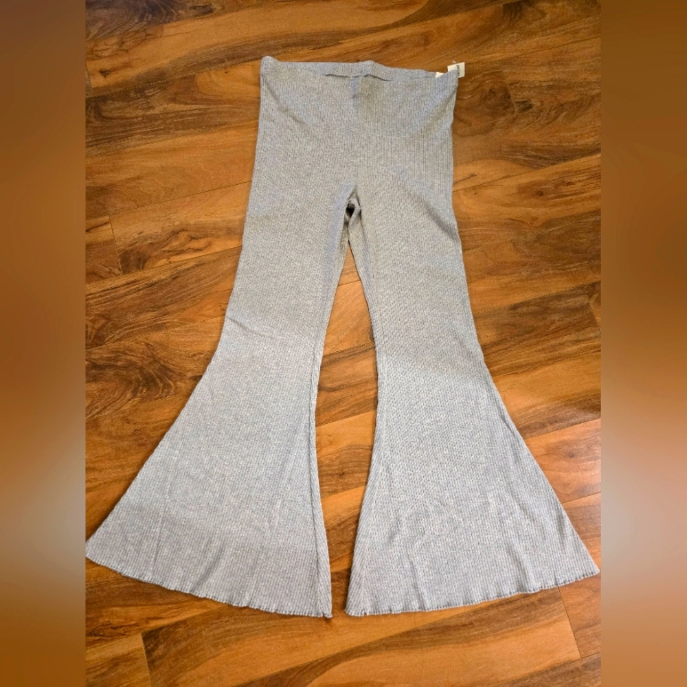 Offline by Aerie Super Flare HI- Rise Legging Gray Size Large